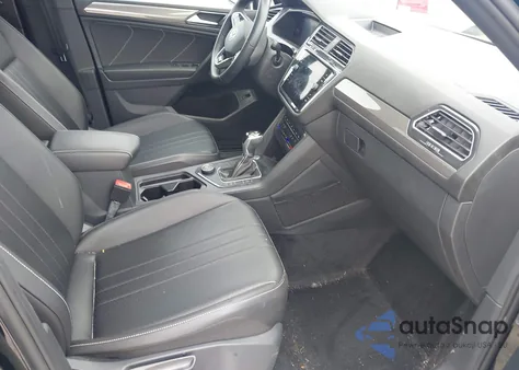 2022 Volkswagen Tiguan 2.0T Se R-Line Black z USA, uszkodzony, nr VIN 3VV8B7AX7NM103374